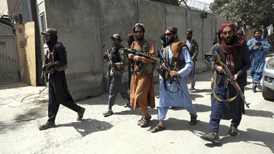 Foto: Deretan Gaya Pasukan Taliban, Ada yang Viral Capai Rp 100 Juta