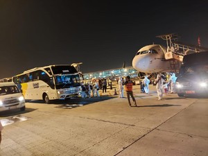 Pemerintah Pulangkan 121 WNI dan 8 Jenazah dari Taiwan