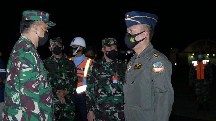 KSAU Marsekal TNI Fadjar Prasetyo mengapresiasi personel TNI AU yang berhasil mengevakuasi WNI dari Afghanistan. (dok Dispenau)