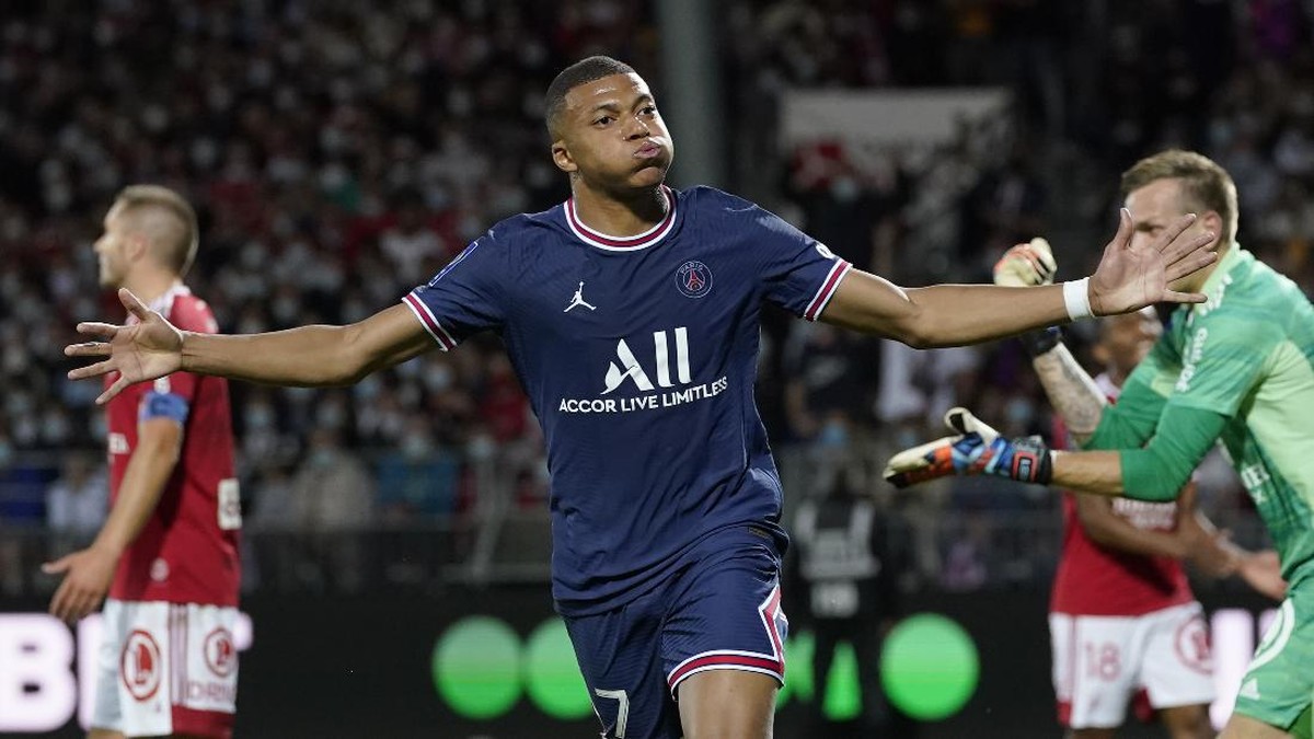 Real Madrid mengajukan tawaran senilai 160 juta euro kepada Paris Saint-Germain untuk mendapatkan Kylian Mbappe (Foto: AP/Daniel Cole)