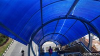 Sebagaimana diberitakan sebelumnya, pembangunan JPO flyover Tapal Kuda Lenteng Agung sudah selesai sejak awal bulan.