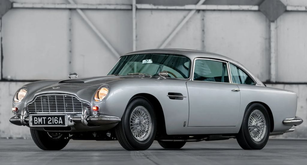 Mobil James Bond yang hilang telah ditemukan.