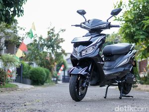 Tes Harian Motor Listrik Smoot Tempur: Harganya Terjangkau, Fiturnya Canggih, Namun...