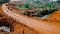 Proyek tol sepanjang 5,44 kilometer tersebut berjalan lancar meskipun mengalami sejumlah hambatan terkait pembebasan lahan.