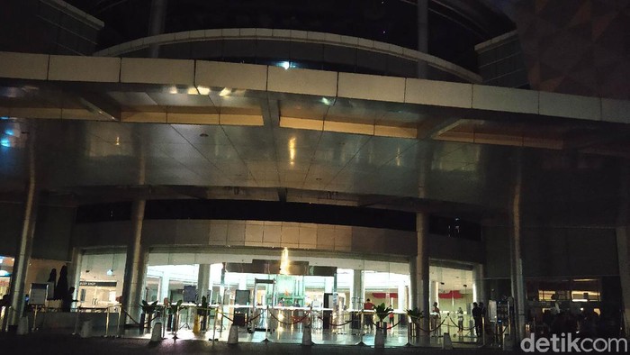 Suasana Margo City usai insiden plafon ambruk
