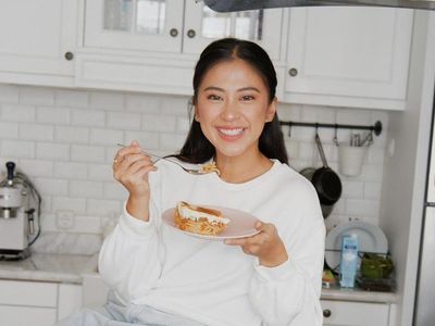 Tyna Kanna Diisukan Selingkuh, Ini Momennya Saat Ngemil dan Masak di Rumah