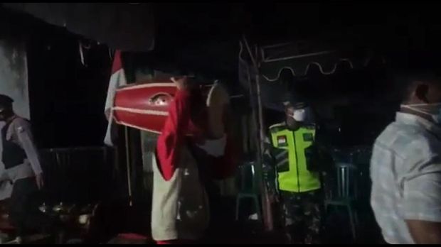 anggota DPRD Tulungagung gelar wayang kulit