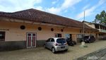 Bekas Stasiun Kereta Api Jadi Gedung Sekolah, Masih Ada Bekas Rel Lho