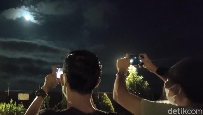 blue moon di jember