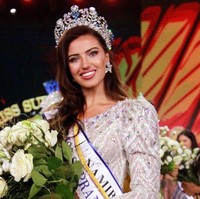 Chanique Rabe menjadi pemenang Miss Suprational 2021 yang diadakan semalam di Polandia. Ia mencetak sejarah sebagai kontestan pertama dari negara dan benuanya yang pernah memenangkan ajang. Foto: Instagram @chani.rabe