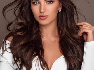 10 Pesona Miss Suprational 2021 Chanique Rabe dari Namibia, Seorang Desainer