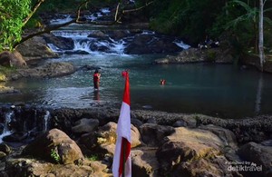 Curug Leuwi Bumi Setetes Keindahan Surga di Tanah Jawara