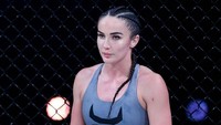 Aksinya di dunia MMA,  plus parasnya yang rupawan, bikin Diana Avsaragova makin banyak follower-nya di medsos. Bahkan banyak pula yang mengajukan lamaran nikah secara online! (Foto: dok. Instagram @pantera_57_)