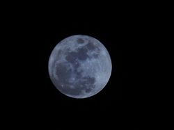 Penampakan Blue Moon di Berbagai Negara