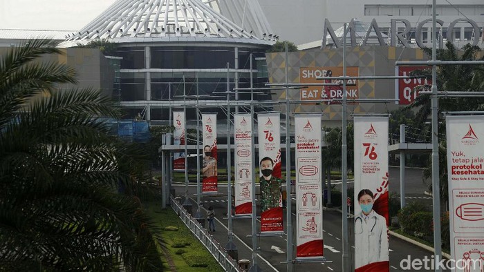 Mal Margo City Tutup Sementara Gegara Lift Jatuh Pusat perbelanjaan Margo City, Depok tutup sementara. Hal ini terkait kasus jatuhnya lift barang yang melukai 11 orang pada Sabtu (21/8/2021) sore.