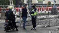Sebelumnya, Kapolres Depok Kombes Imran Edwin Siregar menyatakan peristiwa seperti ledakan di Margo City bukan akibat bom, tetapi suara keras akibat lift barang yang jatuh.