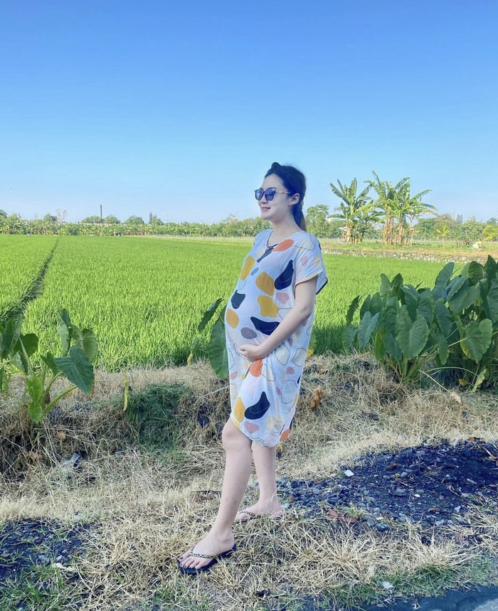 Nella Kharisma Pernah Pose Jualan Teh Manis hingga Make Up dengan Wajan Nella Kharisma Pernah Pose Jualan Teh Manis hingga Make Up dengan Wajan
