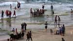 Pantai Gaza Diserbu Warga Palestina
