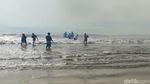 Puluhan Kamar Penginapan di Pantai Santolo Garut Terbakar