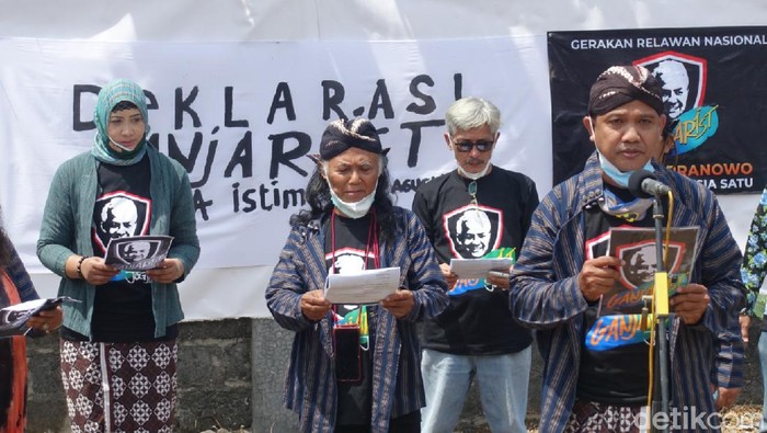 Relawan Ganjarist di Daerah Istimewa Yogyakarta (DIY) deklarasi mendukung Ganjar Pranowo jadi capres 2024. Deklarasi dilakukan di Sleman, Minggu (22/8/2021)