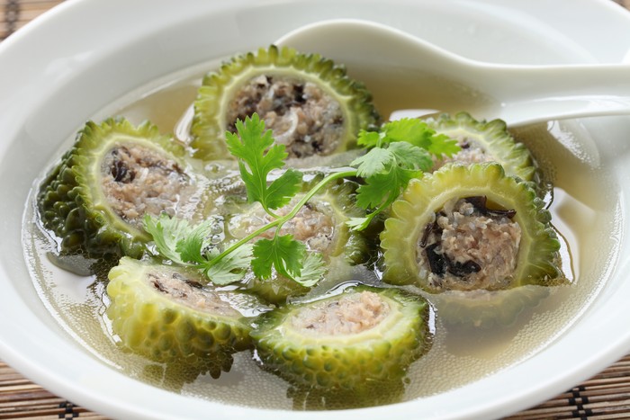 Resep Sup Pare Isi Ayam dan Jamur