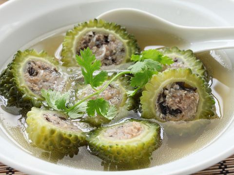 Resep Sup Pare Isi Ayam dan Jamur