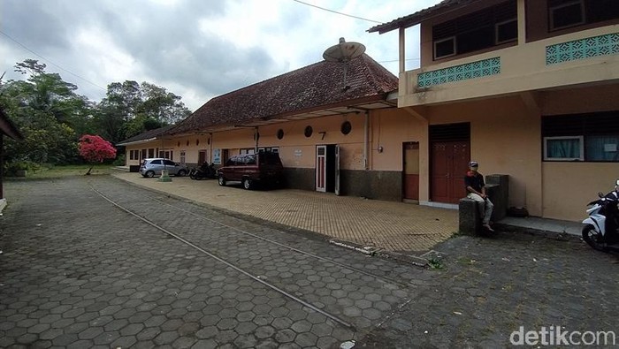 SMP Ma'arif Grabag, Magelang dulunya Stasiun KA Grabag Merbabu SMP Ma'arif Grabag, Magelang dulunya Stasiun KA Grabag Merbabu