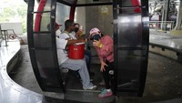Dalam tur wisatawa tersebut, para wisatawan juga dapat melihat pemandangan kawasan San Agustin dari udara dengan menaiki kereta gantung. Tak sendirian, para wisatawan akan didampingi sejumlah musisi lokal yang memainkan beragam alat musik untuk menemani perjalanan mereka saat menaiki kereta gantung.  