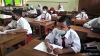 Sementara kelas 4, 5 dan 6 terdapat 4 jam pelajaran dalam sehari, dengan durasi 30 menit per jam pelajaran.