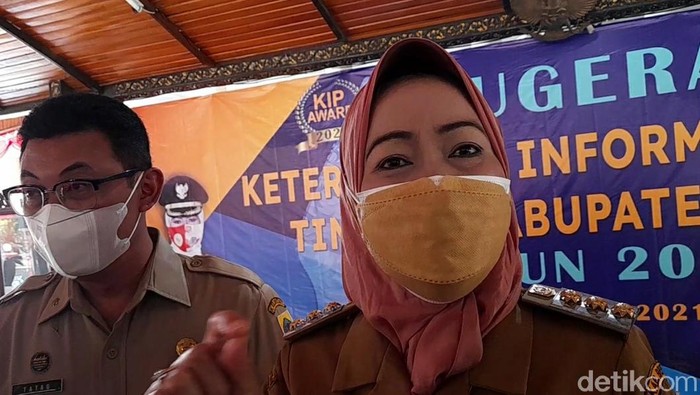 Bupati Brebes Idza Priyanti