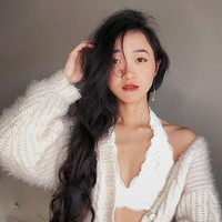 Di sejumlah keterangan foto di Instagramnya, Clara memberikan afirmasi untuk wanita yang dianugerahi dada kecil sepertinya untuk lebih percaya diri. Foto: dok. Instagram/@clara_dao