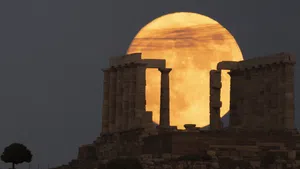 Penampakan Blue Moon di Berbagai Negara