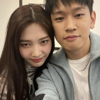 Hubungan asmara Crush dan Joy Red Velvet dilaporkan secara eksklusif oleh Sports Chosun pada Senin (23/8/2021). Keduanya mengembangkan perasaan pada satu sama lain setelah berkolaborasi dalam lagu ‘Mayday’ pada Mei 2020. Foto: dok. Instagram _imyour_joy