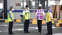 Dengan telah selesainya jalan tol Pulo Gebang-Kelapa Gading ini, Jokowi berharap kecepatan distribusi logistik akan makin baik. 