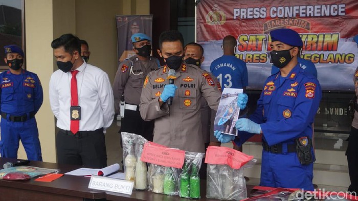 Dua orang nelayan diamankan polisi di perairan Pandeglang