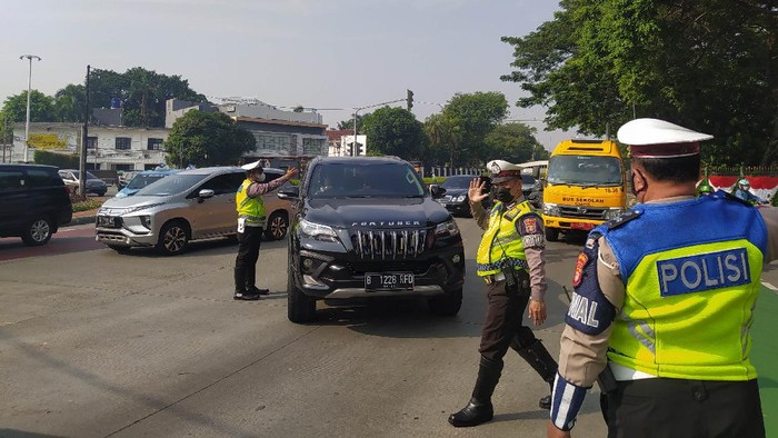 Ganjil genap di Jalan Sudirman (Foto: Adhyasta/detikcom)