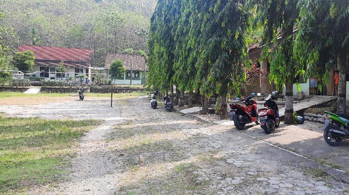 Gegara Kerumunan Murid Saat Jajan, Sekolah Tatap Muka di SDN Ini Dihentikan