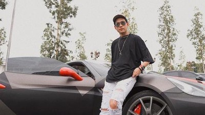Dituding Menipu Soal Binomo, Intip Potret Indra Kenz dengan Deretan Mobil Mewahnya