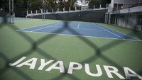 Suasana lapangan tenis untuk PON XX Papua di kompleks kantor Wali Kota Jayapura, Papua, Minggu (22/8/2021).