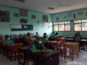 Kabupaten Pasuruan Gelar Pembelajaran Tatap Muka, Ortu dan Siswa Bahagia