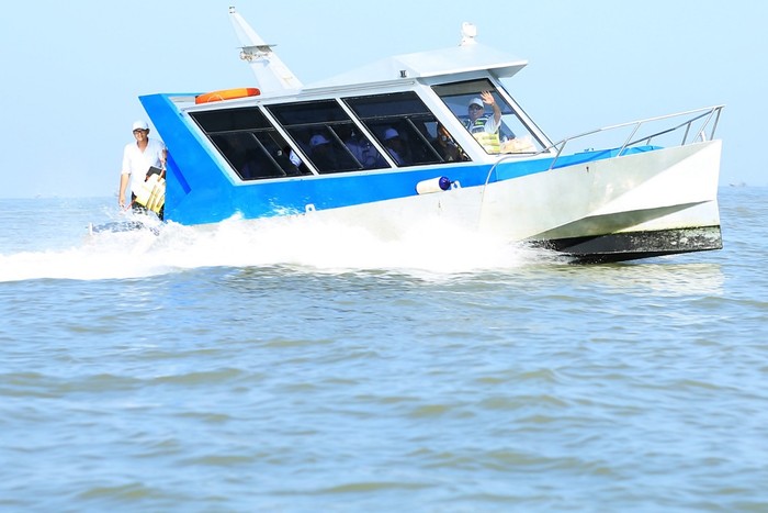 Kapal pelat datar UI