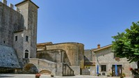 Bahkan namanya disebut sebagai neighborhood of the pretty women. Sebutan ini merujuk kepada masa lalu Maenza yang adalah Red Light District di zamannya. (Maenza/Visit Lazio/CNN)