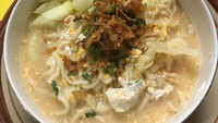 Lezatnya mie godog khas Yogyakarta ini juga bisa kamu temui di kawasan Pondok Aren, Tangerang Selatan. Namanya Bakmi Jawa Jogjakarta Mas Witno. Kamu bisa membayar Rp 22 ribu untuk seporsi mie godog hangat gurih yang rasanya otentik. Foto: Instagram @moniqueratih