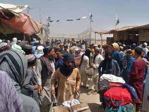 Melihat Hiruk-pikuk Perbatasan Afghanistan-Pakistan Usai Taliban Berkuasa