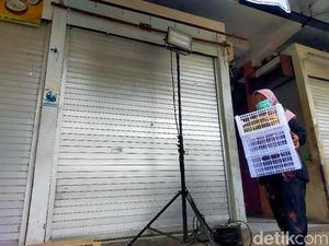 Lantai 2 Pasar Kembang Surabaya Terbakar, Pedagang Akan Direlokasi