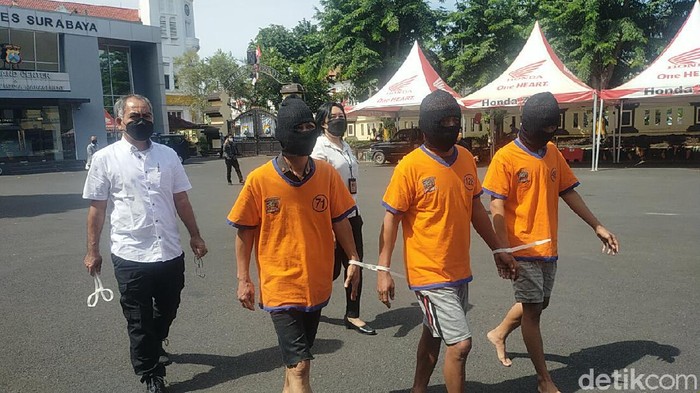 pembunuhan di surabaya