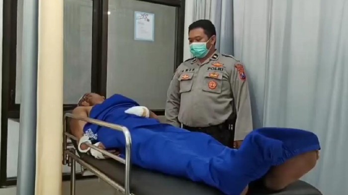 Dua pria asal Kabupaten Malang diamankan warga setelah mencuri uang kotak amal dua masjid di Desa Tejowangi, Kecamatan Purwosari, Kabupaten Pasuruan. Satu pelaku ditangkap di lokasi.