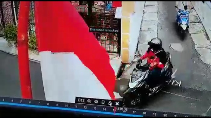 Pencurian motor di siang bolong di Palmerah Jakbar.
