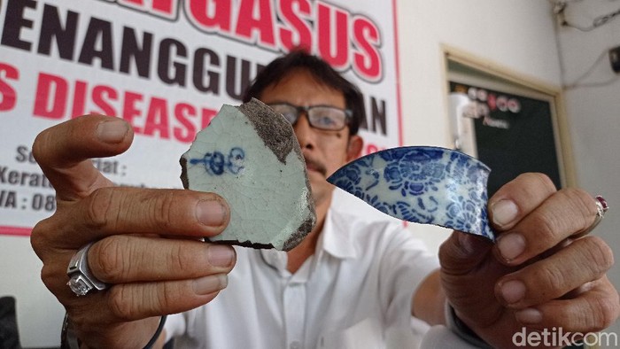 Penemuan keramik diduga berusia ratusan tahun.