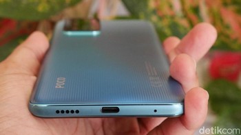 Layar Poco X3 GT menggunakan teknologi layar FHD+ 6,6 inch DotDisplay dan responsif berkat flagship-level 120Hz refresh rate dan 240Hz touch sampling rate. Foto: detikINET/Anggoro Suryo Jati